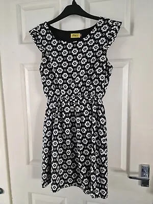 Max C London Ladies Frilled Shoulder Skater Dress Vgc Size 10 (ref39) • £6.99