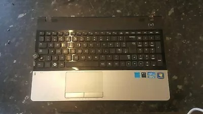 Samsung Np300e5a -top Palmrest Cover & Free Keyboard - Faulty - B426 • £9.99