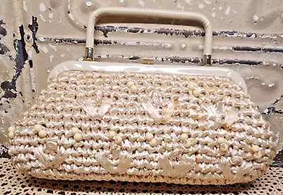 Vintage 1960s Beige Raffia And Beaded Purse With Vinyl Fold-Away Handle • $42.50