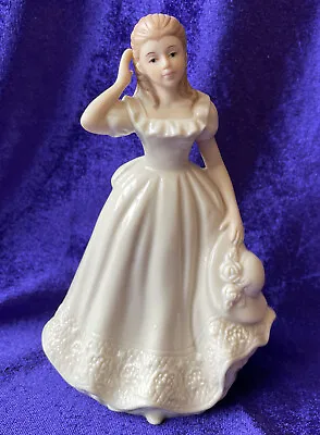 £8 • Buy Vintage Figurine English Rose From The Regal Collection No:P075