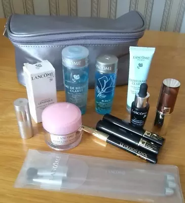 12 Lancome Items - Makeup Brushes + Makeup Bag - See Pics • £19.85