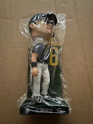 2003 Ichiro Suzuki Seattle Mariners  Wall Catch  Baseball Bobblehead SGA New MLB • $19.95