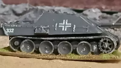 WW2 German JAGDPANTHER Tank  Built & Painted On Base 1/72 *34 • £8.99