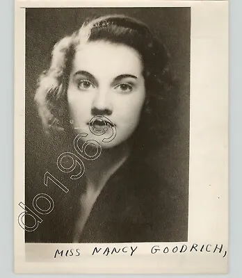 $800 • Buy Original WEEGEE Stamped Photo  W Handwriting 18 Y.o. Vassar Girl NANCY GOODRICH 