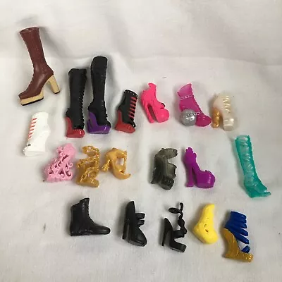 Bundle Of Doll Odd Shoes - No Pairs - Bratz Monster High (T1276). • £0.99