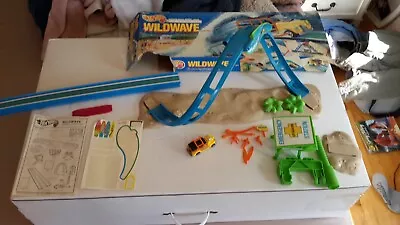 Vintage Mattel Hot Wheels WILDWAVE STUNT SET • $25