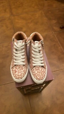 $10 • Buy Brand New Universal Thread Womans Brooklyn High Top Sneakers 