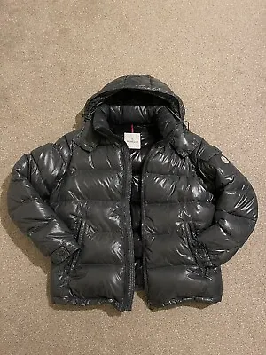 £555 • Buy Moncler Maya Jacket Size 5 Grey