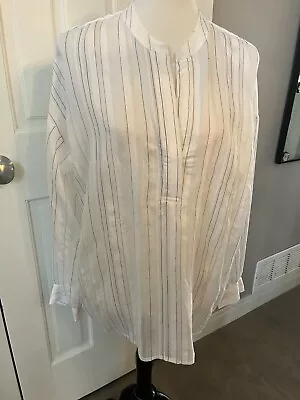 Women’s White Long Sleeved Popover VINCE Women’s Blouse-large • $25