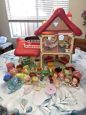 Vtg 1983 STRAWBERRY SHORTCAKE BERRY HAPPY HOME With Dolls  Accessories LOT • $700