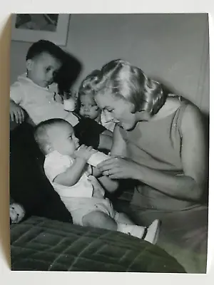 Marilyn Monroe With Baby Giving Him A Bottle Rare Photo 6x8 • $11.71