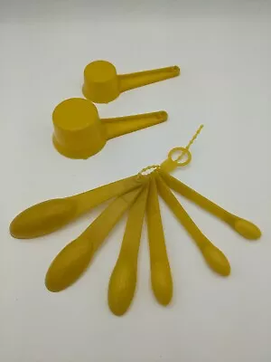 Vintage Plastic MEASURING Spoons 6 Yellow And 2 Cups Mustard Color Mixed Set • $9.99