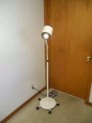 Brewer 16100 Medical Examination Light With Rolling Stand 101167  Working ! • $265