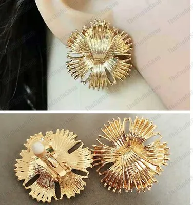 CLIP ON 2.5cm Big EARRINGS Vintage Flower RETRO 50s 60s GOLD FASHION Textured • £4.99