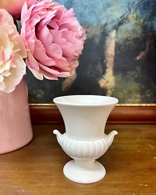 Vintage C1960s Wedgwood Barlaston Moonstone Matte White Small Urn Form Vase • $35