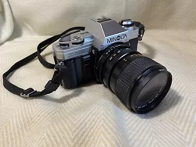 Minolta X-370 35mm SLR Film Camera - Black & Minolta Brand ZOOM 28-70mm Lens • $30