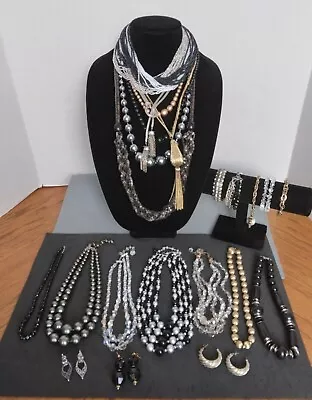 Vintage Jewelry Lot Necklaces Bracelets Evening Out Ready To Wear 22 Pieces 2lbs • $19.99