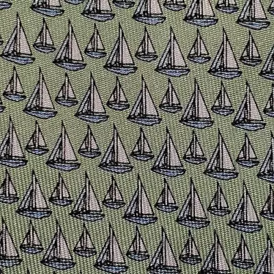 VINEYARD VINES ~ BOYS TEENS TIE ~ GREEN W/ BLUE WHITE SAILBOATS ~ 50  • $19.99