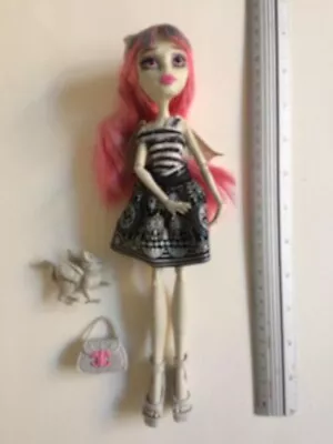 £26.65 • Buy Monster High Rochelle Goyle 2011 (no Socks) Includes Pet Gargoyle Griffin & Bag