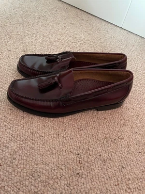 £40 • Buy Weejuns Larkin Tassel Loafers Wine Leather