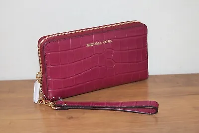 NWT Michael Kors Large Flat Leather Multifunction Phone Case Mulberry • $69.99