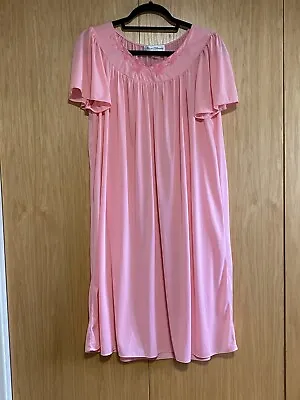 Miss Elaine Classics Ladies Coral Nylon Nightgown Short Sleeve Knee Length MED • $19.99