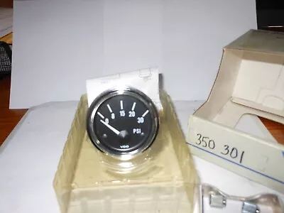 Genuine Vdo 350 301 Electric Oil  Pressure Gauge~zero To 30 Psi~2-1/16 ~backlit • $39.99