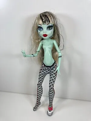 Monster High Classroom Frankie Stein Partial Nude W2558 Mattel 2011 • $23.84