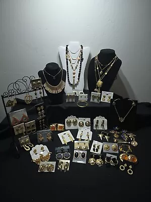 Vintage Lot Gold Tone Costume Jewelry Unsigned  • $25