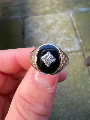 9ct Gold Diamond And Black Onyx Gentleman’s Signet Ring Size R 1/2 • £126.50