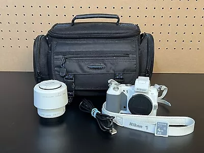 Nikon 1 V2 14.2MP Mirrorless Digital Camera - White-With Lens **Near Mint** Bag • $225
