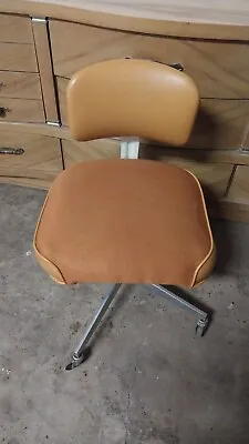 Steelcase Vintage Orange Swivel  Office Desk Chair Circ. 1982 C-131 • $153