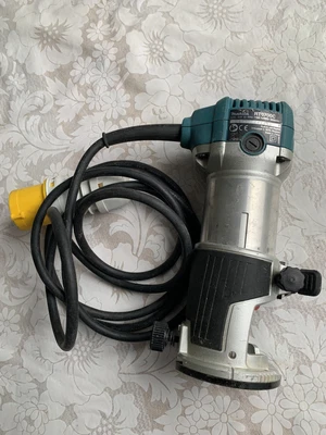 £45 • Buy Makita RT0700C 110V 1/4  Corded Laminate Trimmer Router