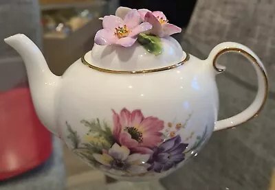 £30 • Buy  Royale Stratford Country Cottage Teapot Collection  Floral Lid Anemones 