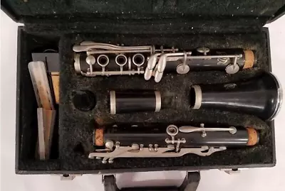 VITO KENOSHA WI Clarinet Tech And Case Plus Accessories  • $49.98