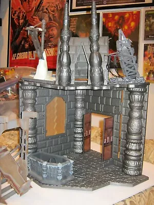 Jakks Pacific Van Helsing Castle And Figures Lot. COMPLETE. PLEASE READ!! • $100