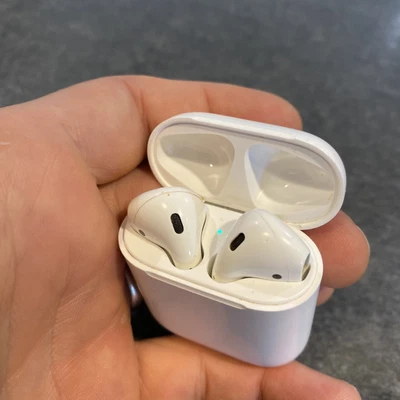 $42 • Buy Apple AirPods 1st Generation With Charging Case - White