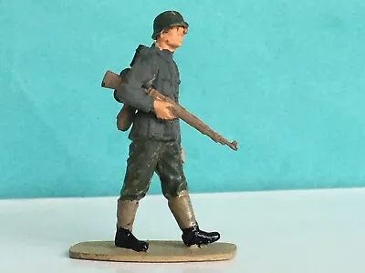 1 X MODEL KIT ?. WWII GERMAN ARMY INFANTRY SOLDIER. 1/32 SCALE. PAINTED • £1