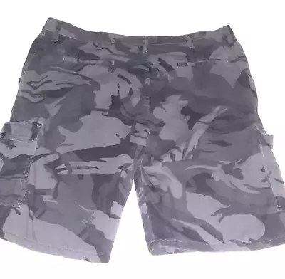 Cargo Shorts Wrangler Camo Print 6 Pocket Relaxed Fit Size 40 Lightweight • $14.24