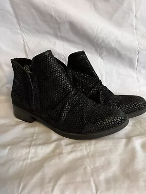 Blowfish Boot 10 Snake Skin Ankle Slip On Bootie Black Block Heel • $25