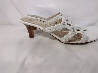 Mootsie Tootsie White Open Toe Kitten Heeled Sandals Women 8.5 Slip On • $14.99