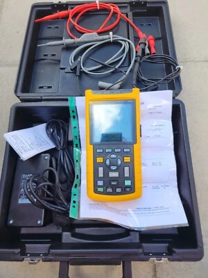 £649.99 • Buy FLUKE 123 INDUSTRIAL SCOPEMETER HANDHELD OSCILLOSCOPE & New Calibration