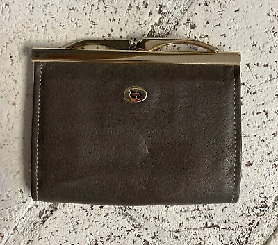 Vintage Small Kisslock Brown Leather Wallet  • $25.60