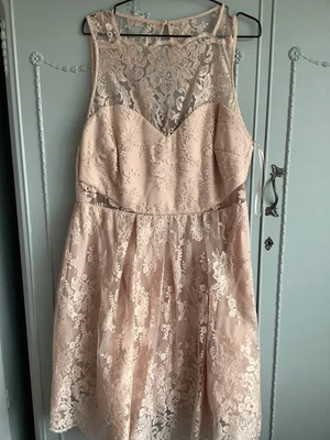 £8 • Buy Lipsy Dress 18 Vgc