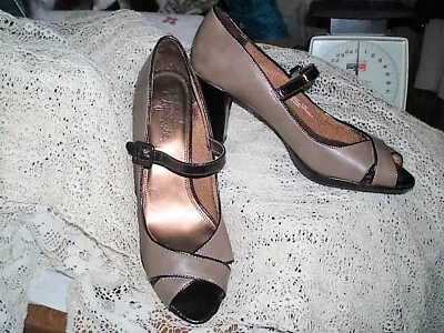 £26.52 • Buy Women's Life Stride Chocolate Brown Chunky High Heel Pumps Sz 11m Exc Cond