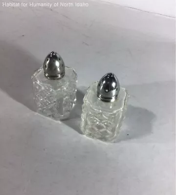 Mid Century Modern Cubist Clear Cut Glass Mini Salt & Pepper Shakers 3  • $0.99