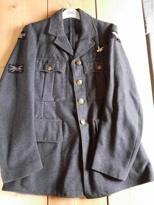 £45 • Buy WW2 RAF Uniform OA Jacket Dated 1945 With Patches And Pin Badges