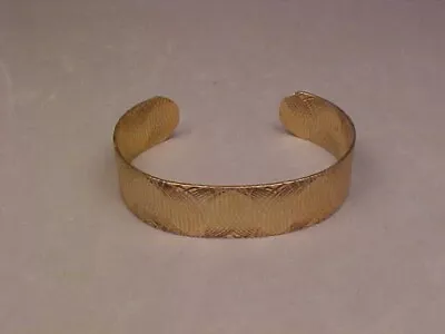 Vintage Sarah Coventry  Goldtone Swirls  (1976) Bracelet • $1.99