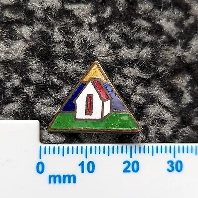 Vintage Youth Hostel Association YHA Enamel Pin Badge • £3.50