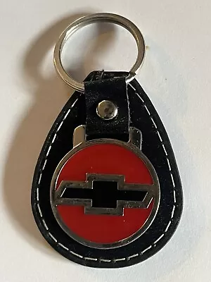 ORIGINAL 🇺🇸 1980s  VINTAGE”CHEVROLET BOWTIE LEATHER/METAL KEYCHAIN FOB LQQK • $25